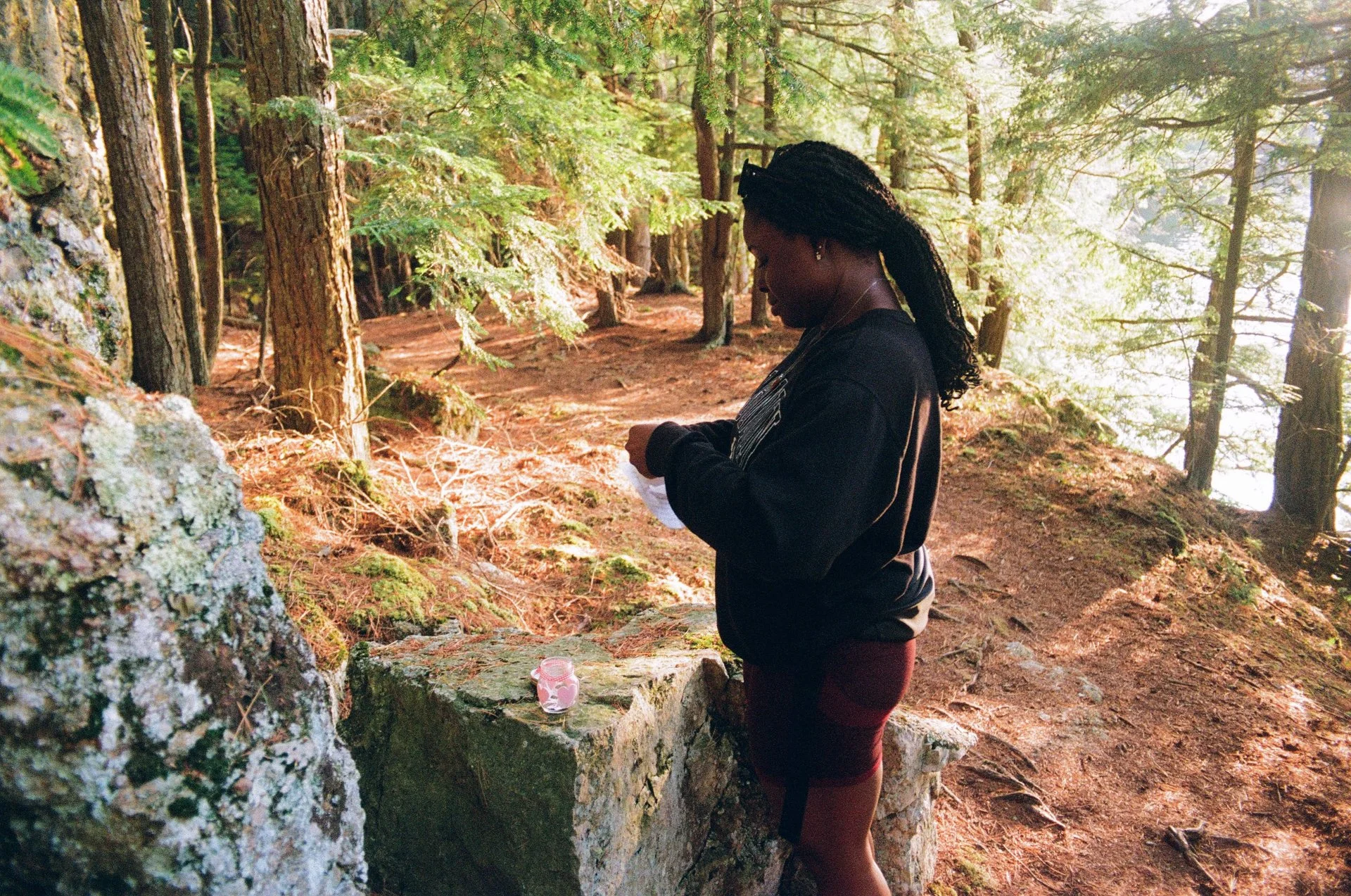 A stolen jar discovered in a cliff-side gives clues