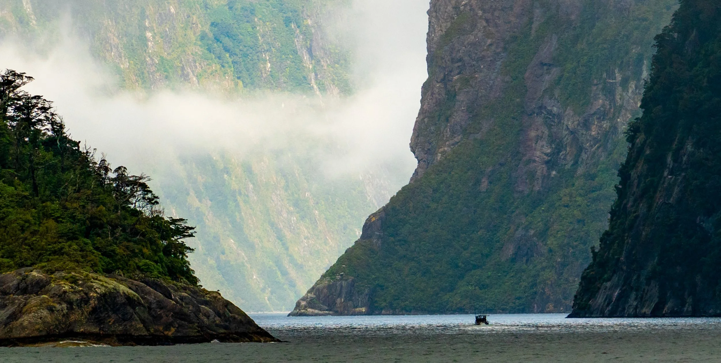 The Gates of Milford Sound
Rising vertically from the dark waters of the fiord, these peaks in New Zealand’s South Island are often shrouded in mist, adding a layer of mystery to the "Eighth Wonder of the World."