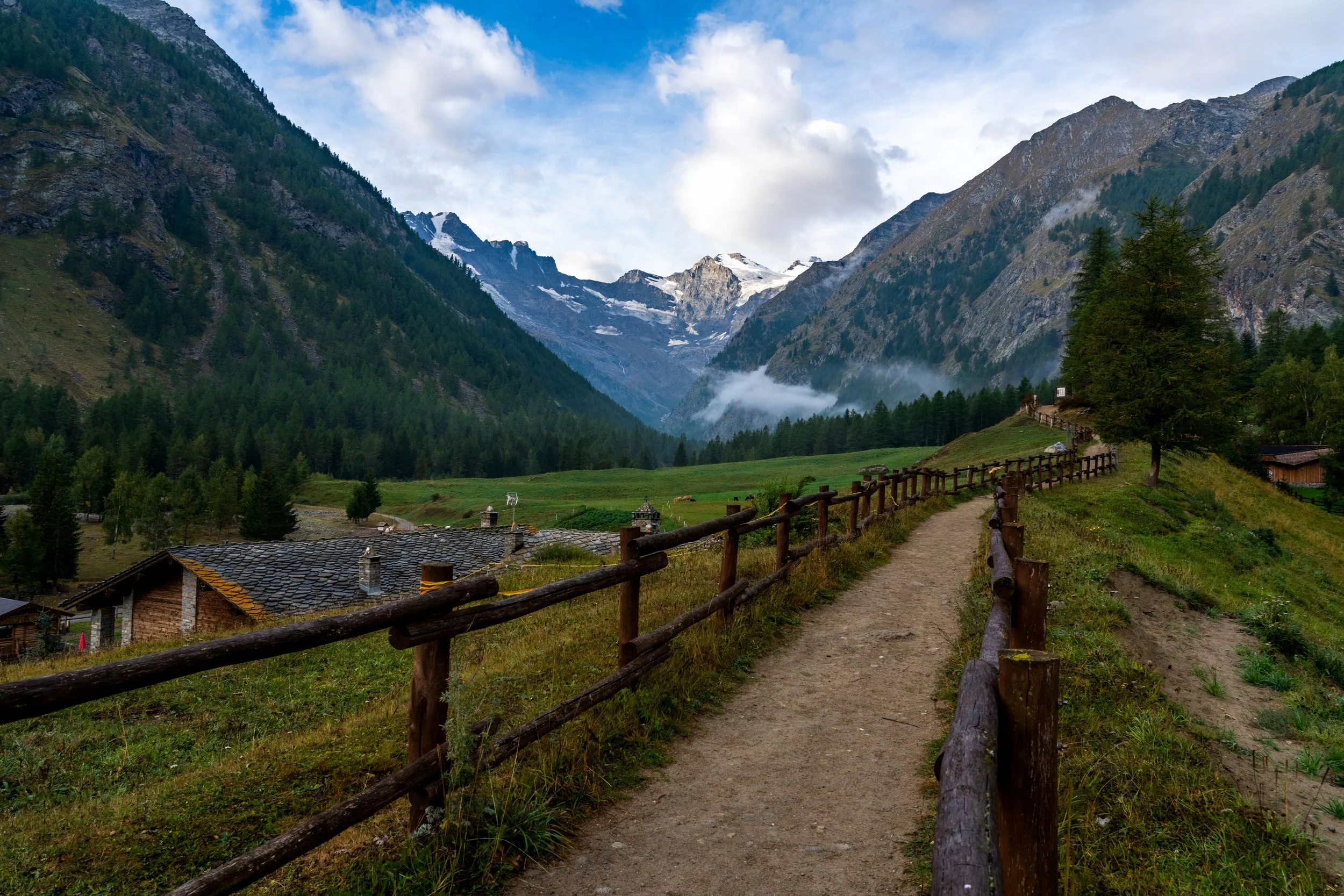 Gran Paradiso
A serene hiking trail leading into the valley floor in Gran Paradiso National Park, Italy.