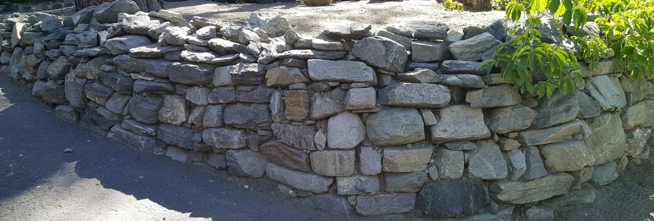 Rock & Retaining Walls