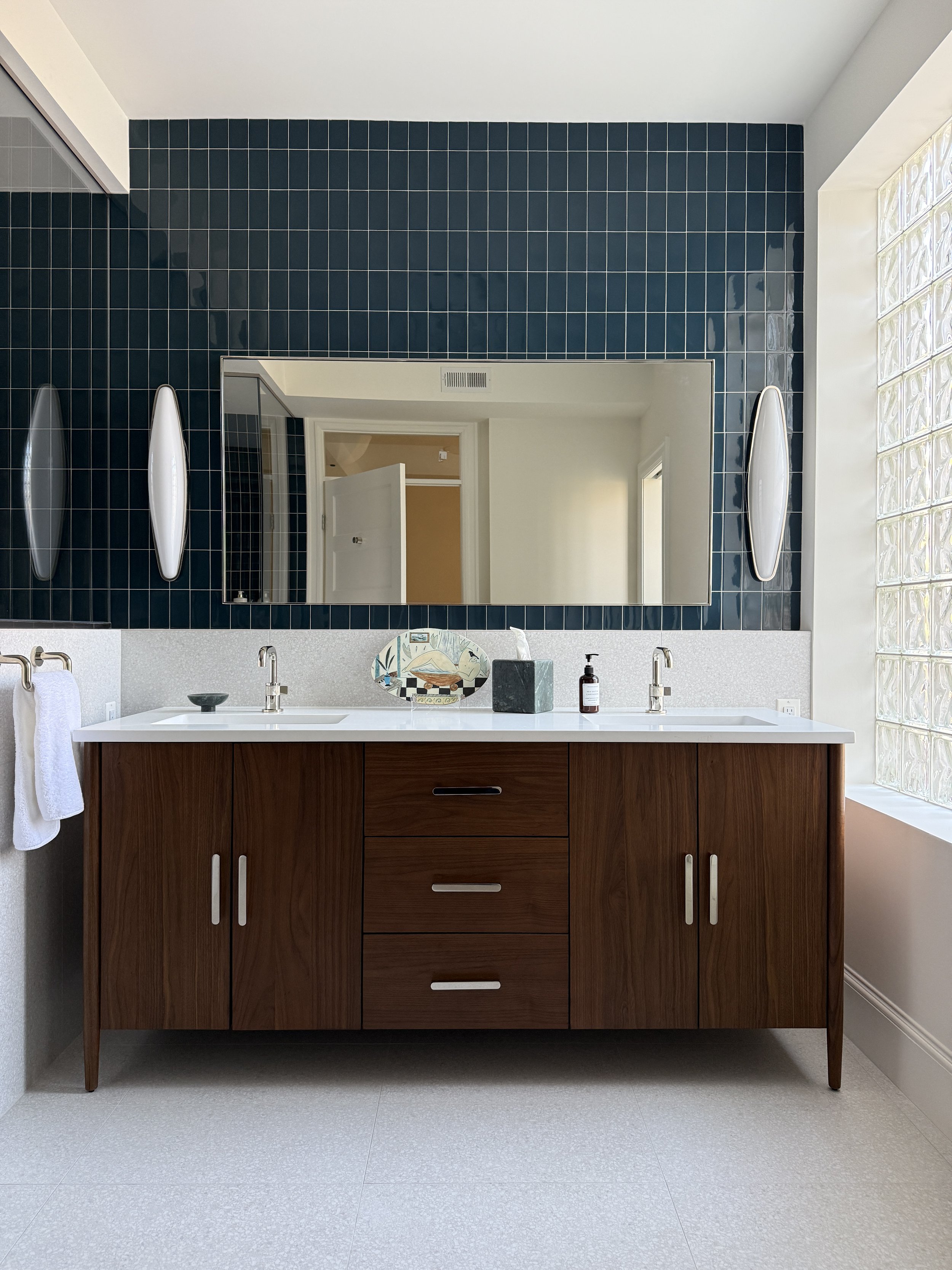 Woodley Park Modern Bath