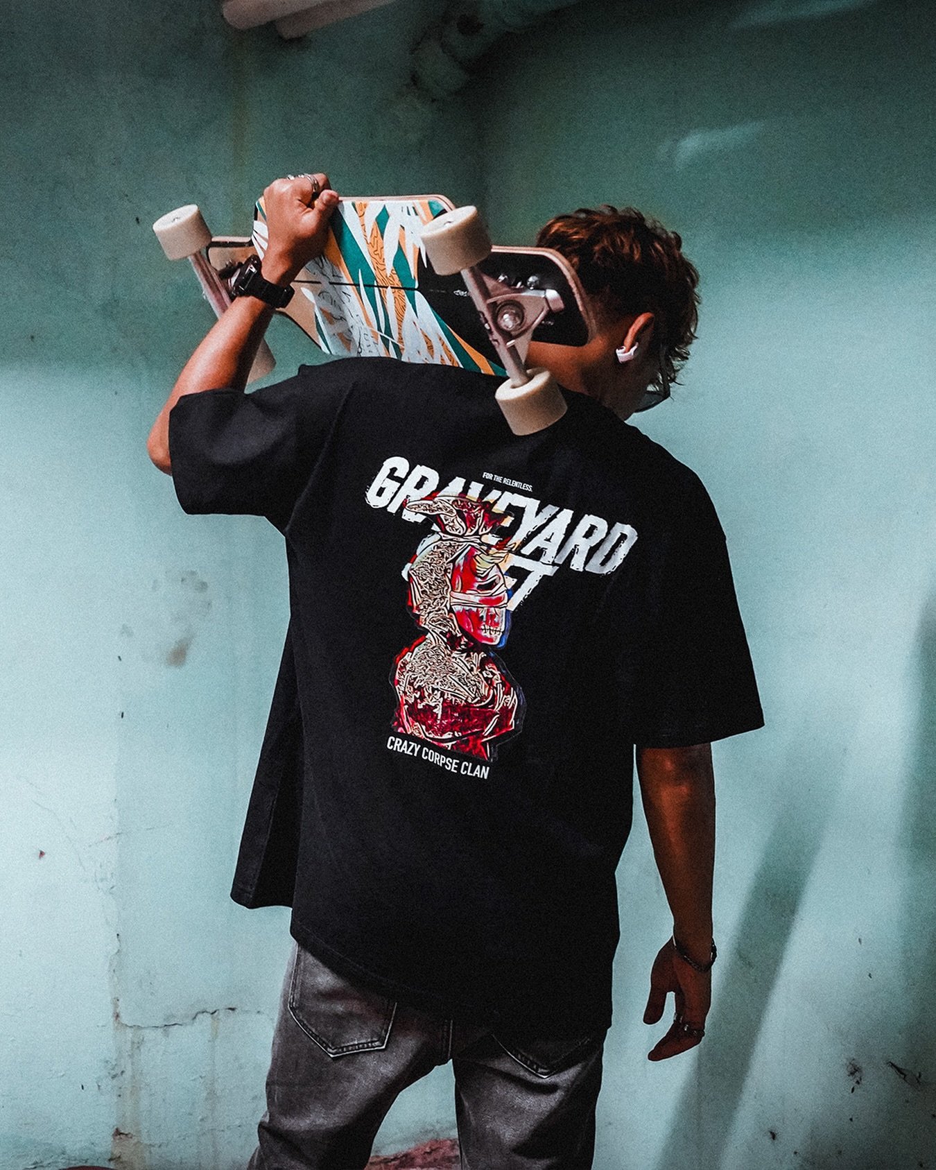 NO DAYS OFF. ⛓️

The weekend is close, but the hustle is permanent.
Gear up and take over the night.

Shop the Graveyard Shift collection now. Link in bio.

#supportlocalsg #newdrop #undergroundstreetwear #streetwearfits