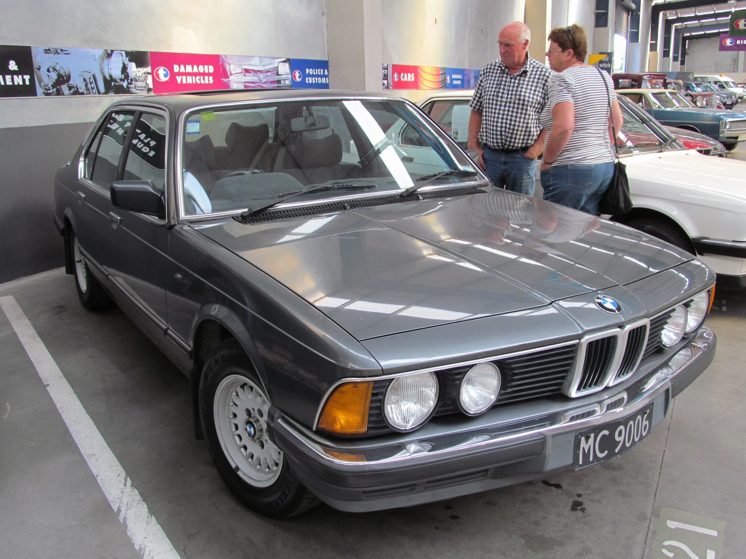 1985_BMW_728_(28420548325).jpg