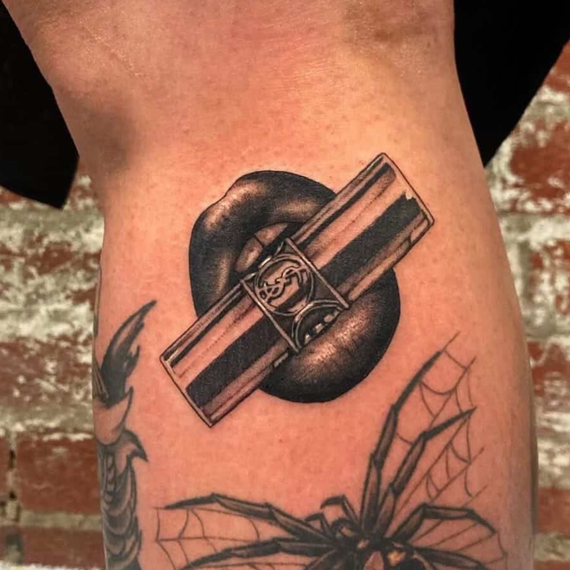 We are SUPER excited to welcome @verona.beach who will now be working with us every Saturday!!! Sam specialises in black work but can do it all!

Check out his profile to see his work @verona.beach 

You can DM him directly or the shop. 

For booking