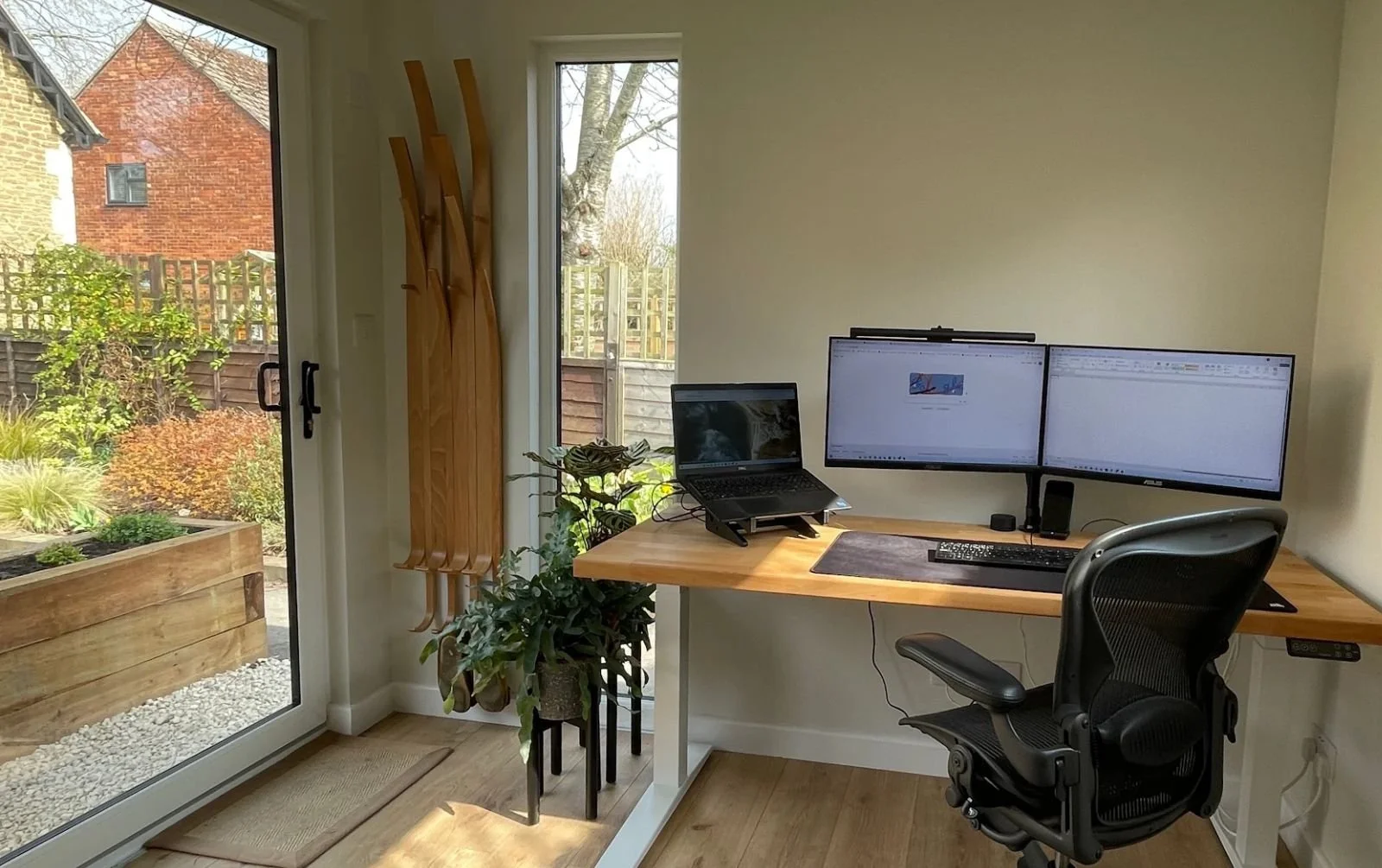 Aybel Spaces’ Guide to Keeping Your Garden Office Cool in Oxfordshire