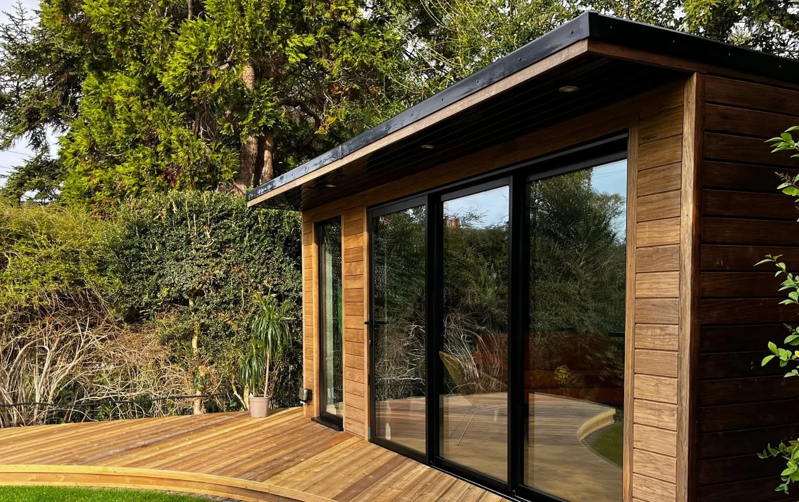 Aybel Spaces garden room with full-height glazing and natural light filling the interior, Oxfordshire