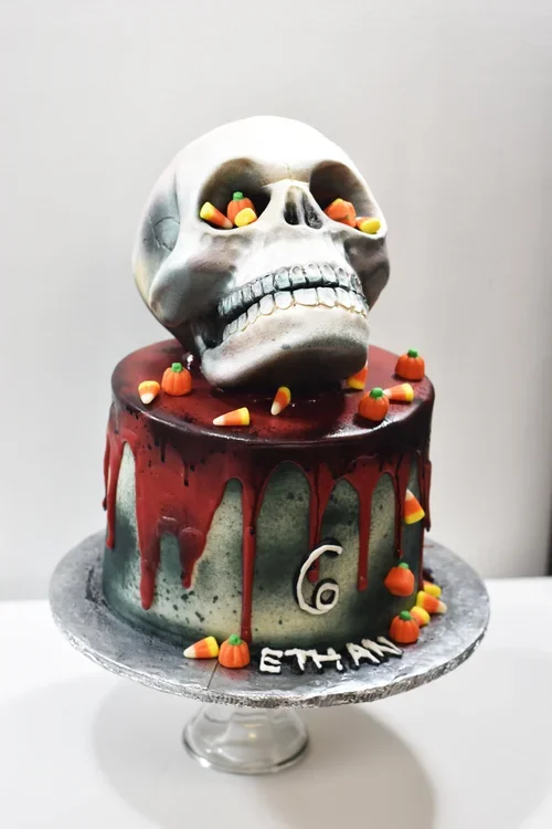 skull+halloween+cake+front+view.webp