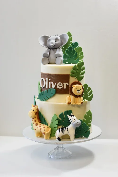 jungle animal Baby Shower cake.webp