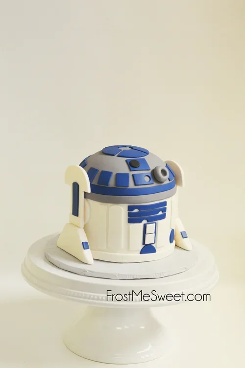r2d2 cake.webp