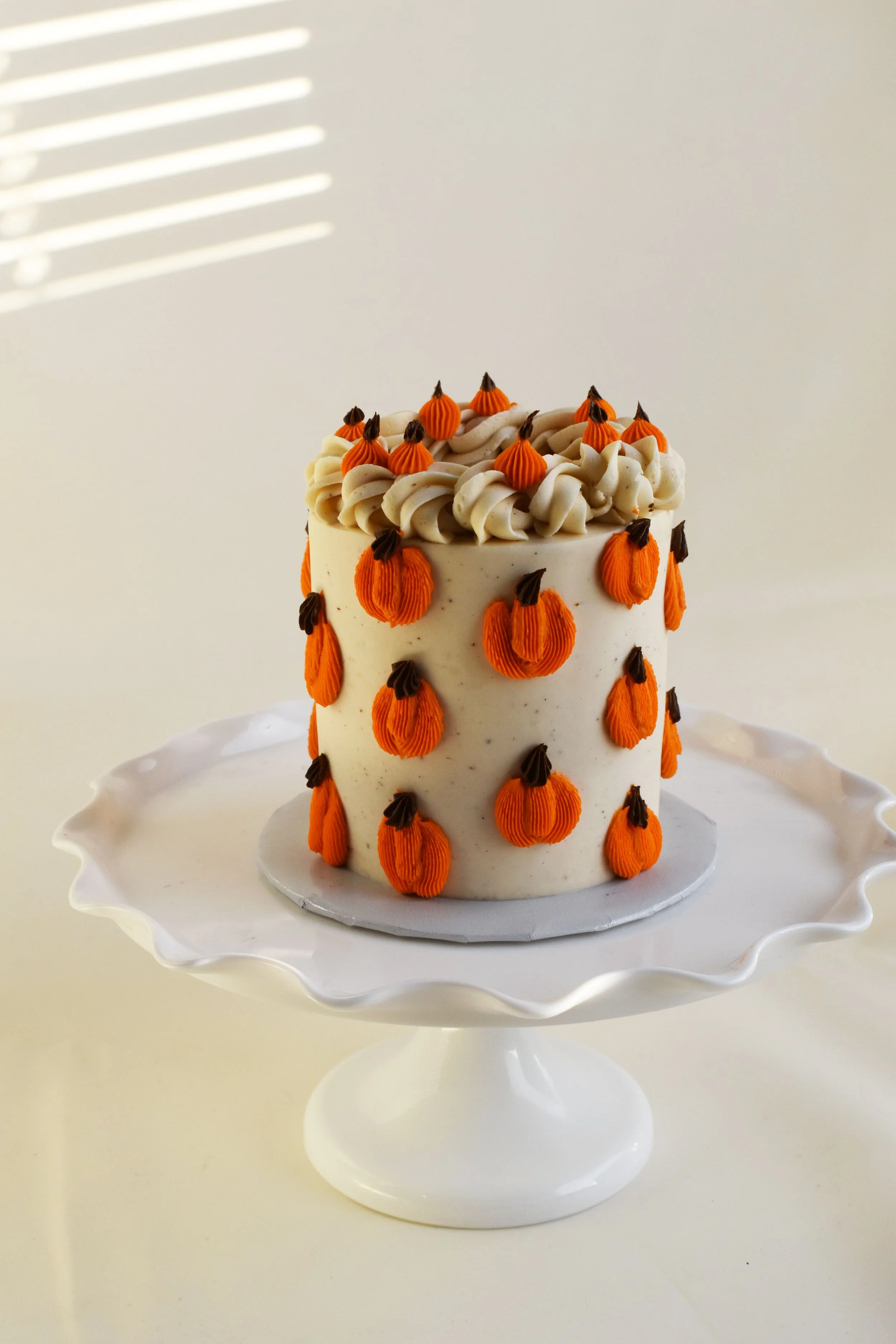 pumpkin fall halloween cake.jpg