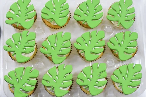 tropical+leaf+cupcakes.webp