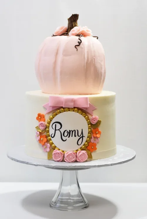 pumpkin+baby+shower+cake.webp