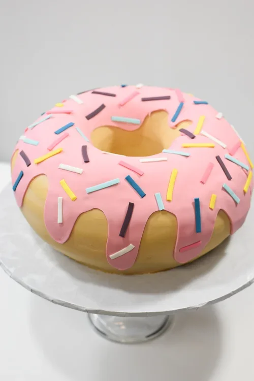 donut cake.webp