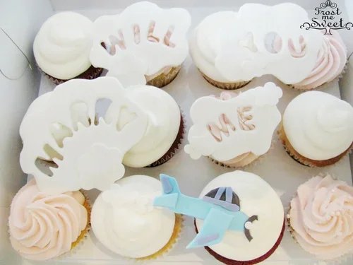 Engagement_Cupcake1s.152141129_large.webp