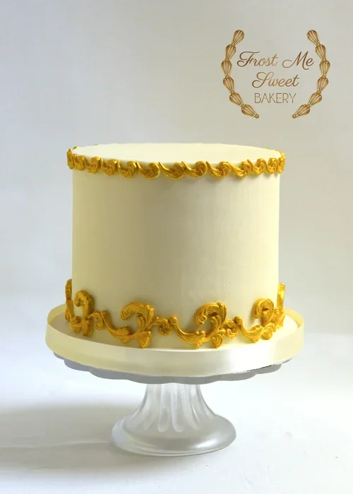 white+with+gold+fillagree+cake sMALL 1 TIER WEDDING CAKE.webp