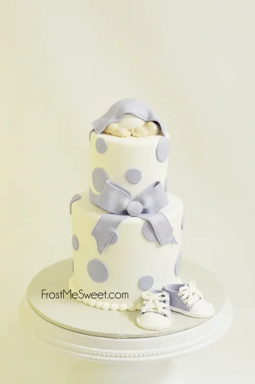 purple+polka+dot+baby+bum+baby+shower+cake+2.webp