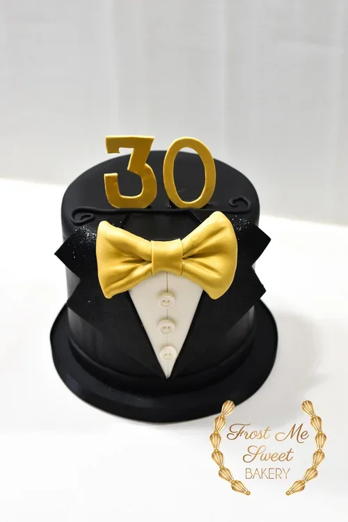 007+suit+cake.webp