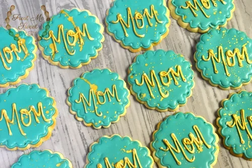 green+and+gold+mothers+day+cookies.webp