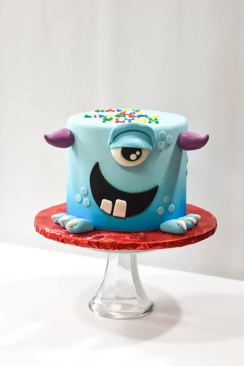 monsters+inc+blue+monster+cake.webp