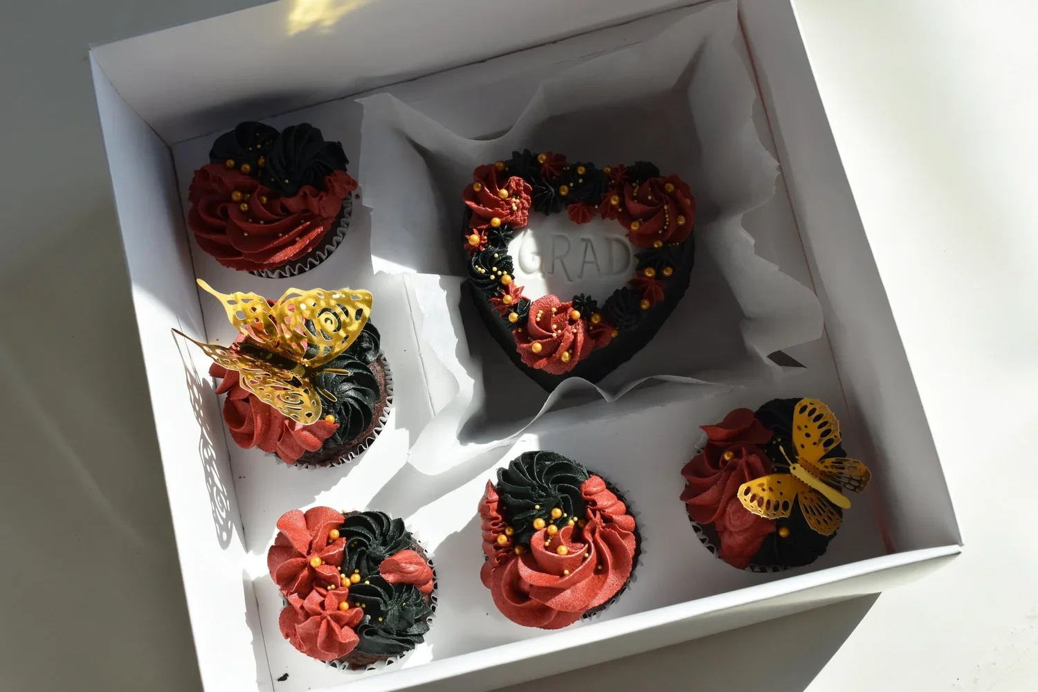 grad+bento+box+cake+set (1).webp