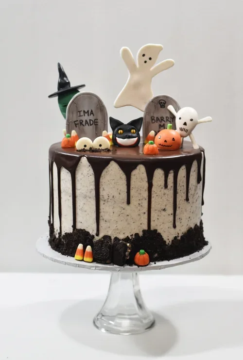 HALLOWEEN+CAKE.webp