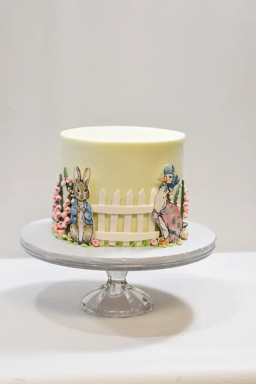 peter rabbit cake 2.webp