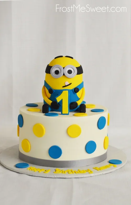 1ST BIRTHDAY CAKE MINION.webp