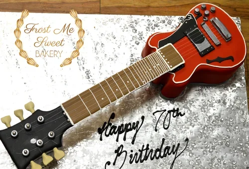 red+electric+guitar+cake.webp