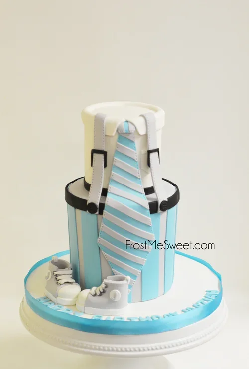 baby+suspenders+cake+2 Baby Shower cake little man.webp