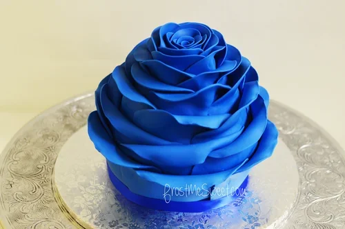 giant rosecake.webp