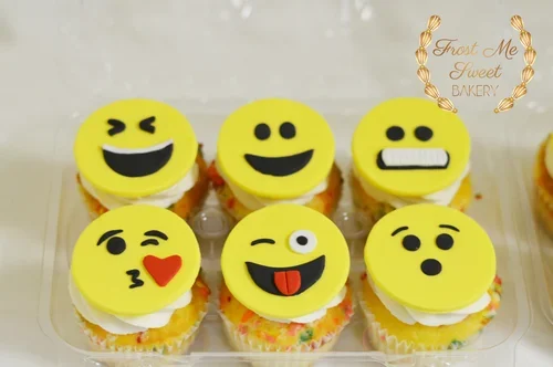 emoji+cupcakes.webp