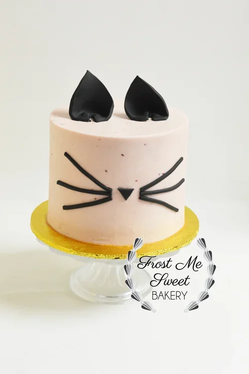 basic kitty cake.webp
