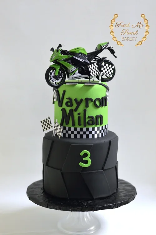 dirt+bike+fondant+cake.webp