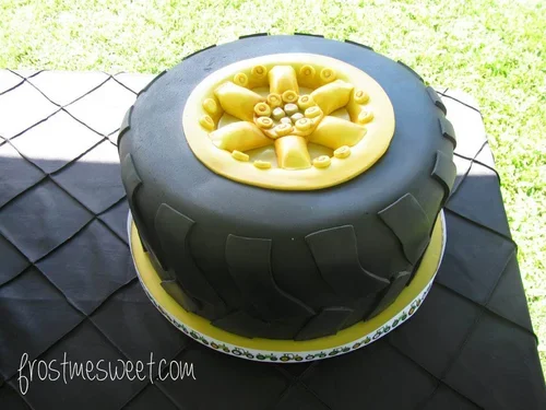 tractor_grooms_cake285162214_large.289181100_large.webp