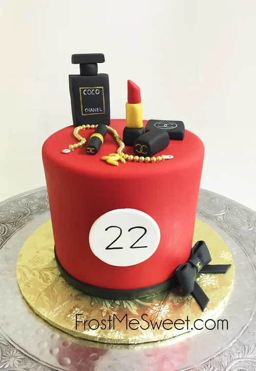 chanel cake.webp