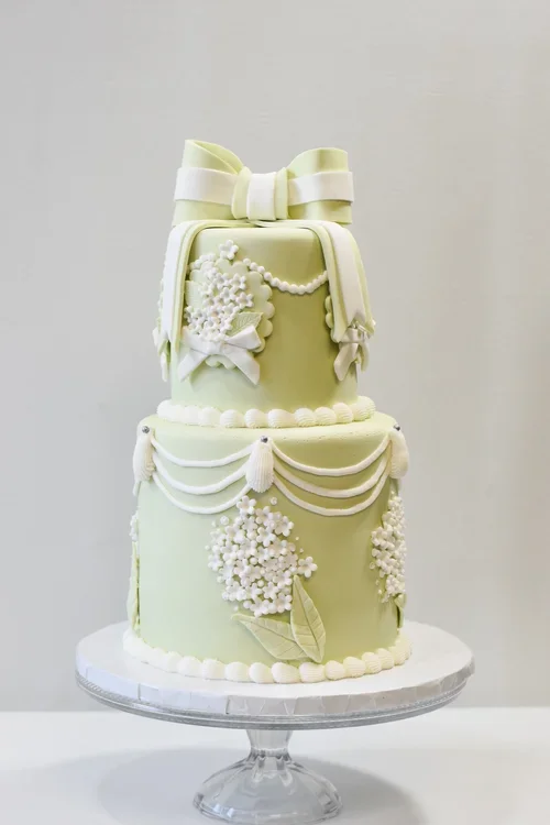 lily of the valley cake.webp