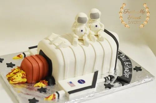 space+rockets+cake+2.webp