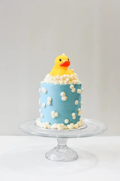Baby Shower cake rubber ducky.webp