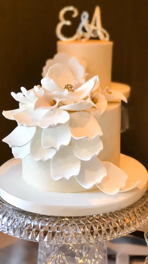 MAGNOLIA sMALL 1 TIER WEDDING CAKE.webp