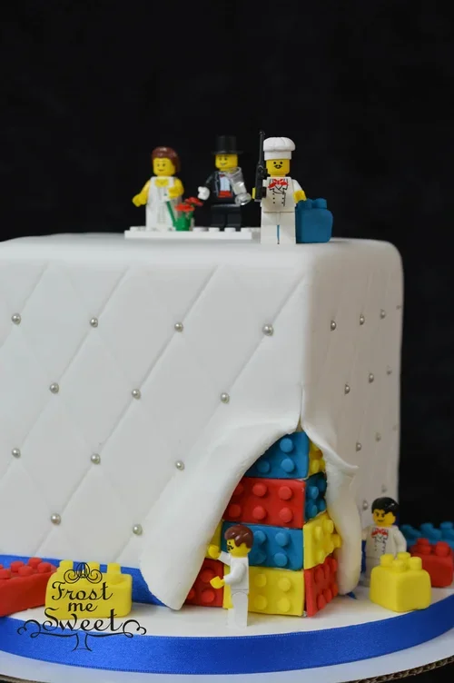 LEGO sMALL 1 TIER WEDDING CAKE.webp
