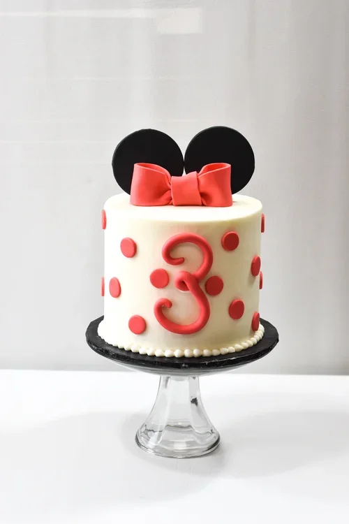 minnie+mouse+cake+2.webp