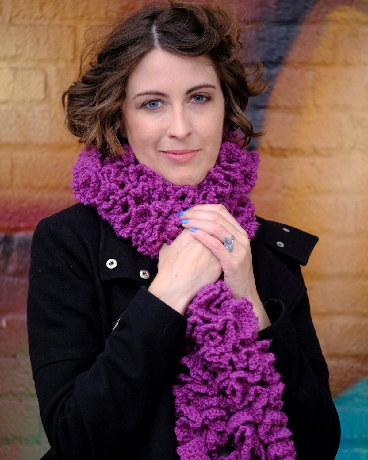 Next up in our preview, the Cyclone Scarf! This gorgeousness will keep you super warm all while looking fabulous. Try it in a solid color to make the ruffles pop, or use it as a stash buster for a totally different look. Shown in @knit_picks Swish Wo