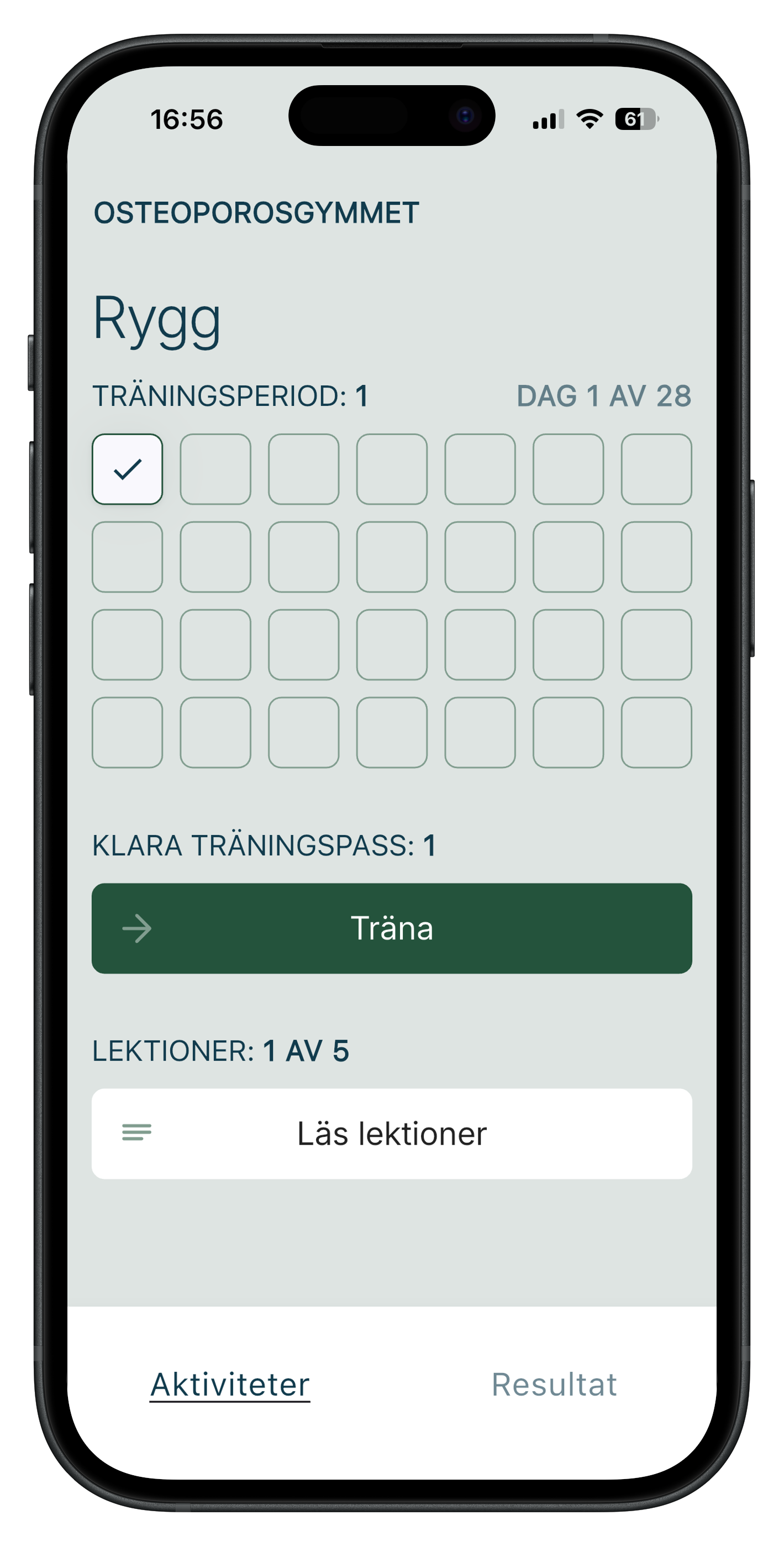 En mobilskärm som visar appen Osteoporosgymmet och visualiserar aktuell period dag 1 av 28, tydlig knapp för att träna och sektionen för att läsa lektioner.