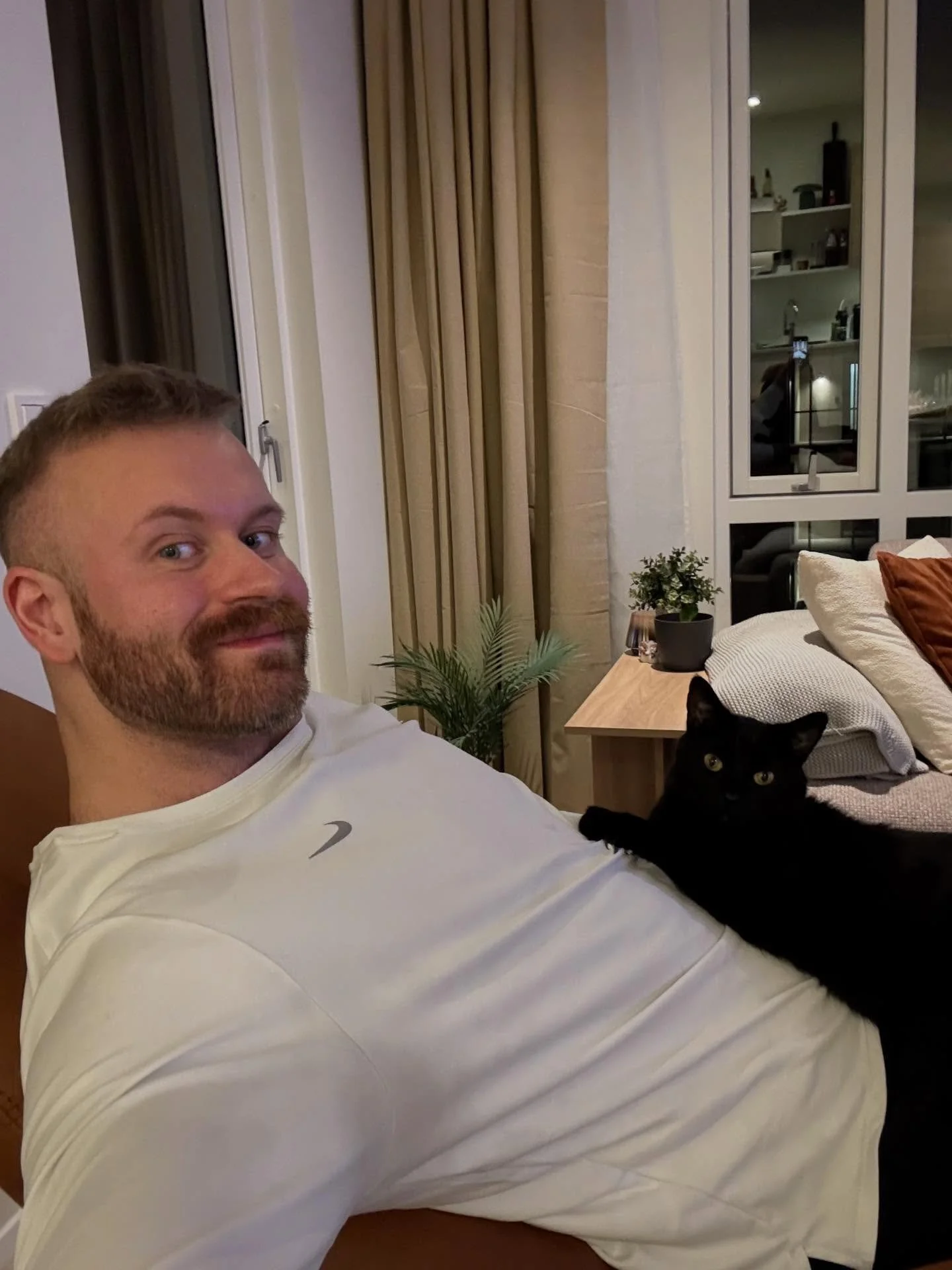 Desember 2025.
&THORN;akkl&aacute;tur fyrir &thorn;ennan geggja&eth;a m&aacute;nu&eth; 👏

&Aacute;kva&eth; &iacute; byrjun a&eth; fara &iacute; mini cut fyrir Tenerife fer&eth;ina fr&aacute; 26.des-16.jan.
Sk&oacute;f af m&eacute;r -9.5kg og 5cm af 