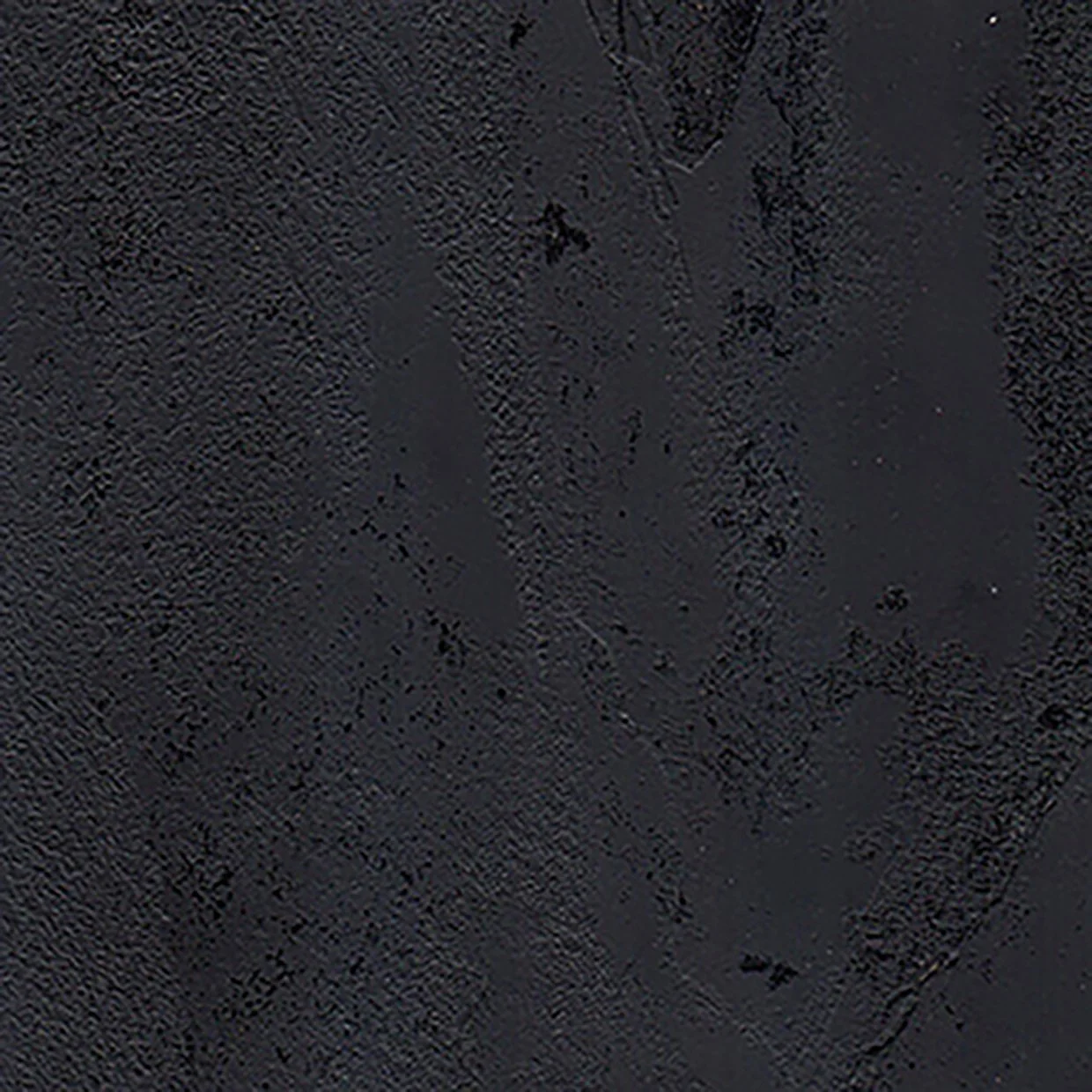 1049 MOON_musta laavakivi.jpg