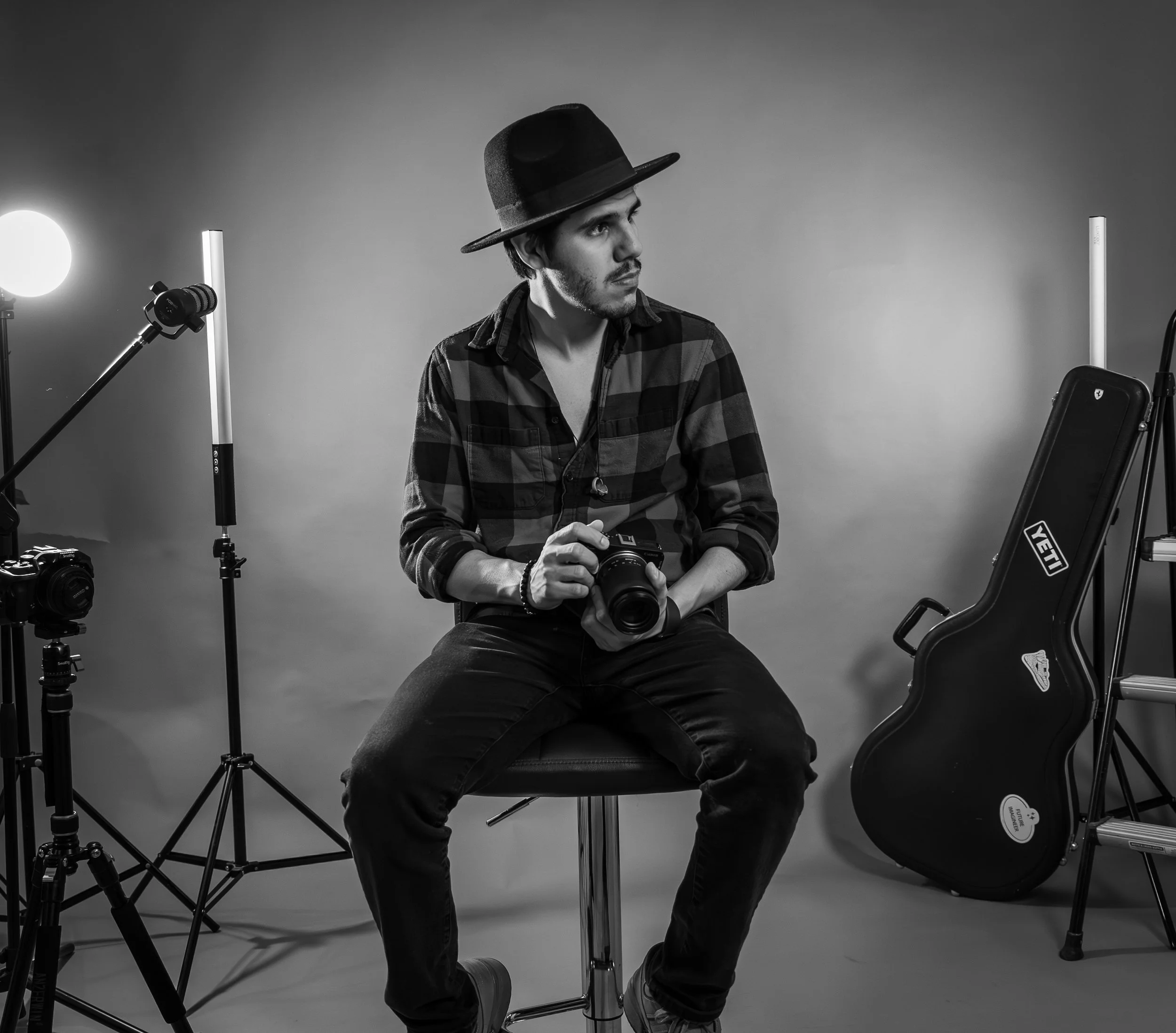 Peter San productor audiovisual en monterrey grabación de contenido para redes sociales, fotografía profesional y comerciales