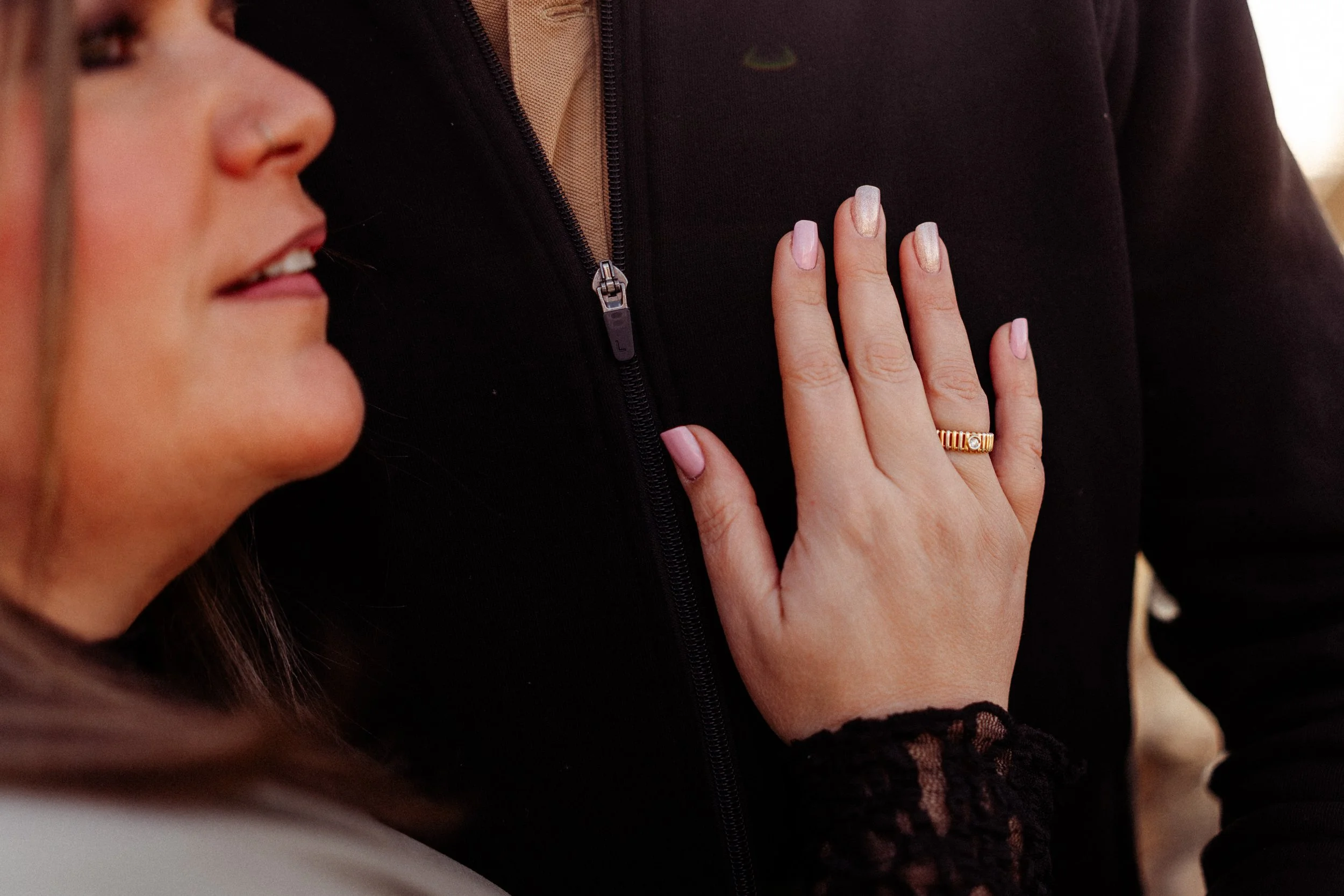 Eure Liebe, ganz ungestellt: Natürliche Bilder für euer „Save the Date“ 