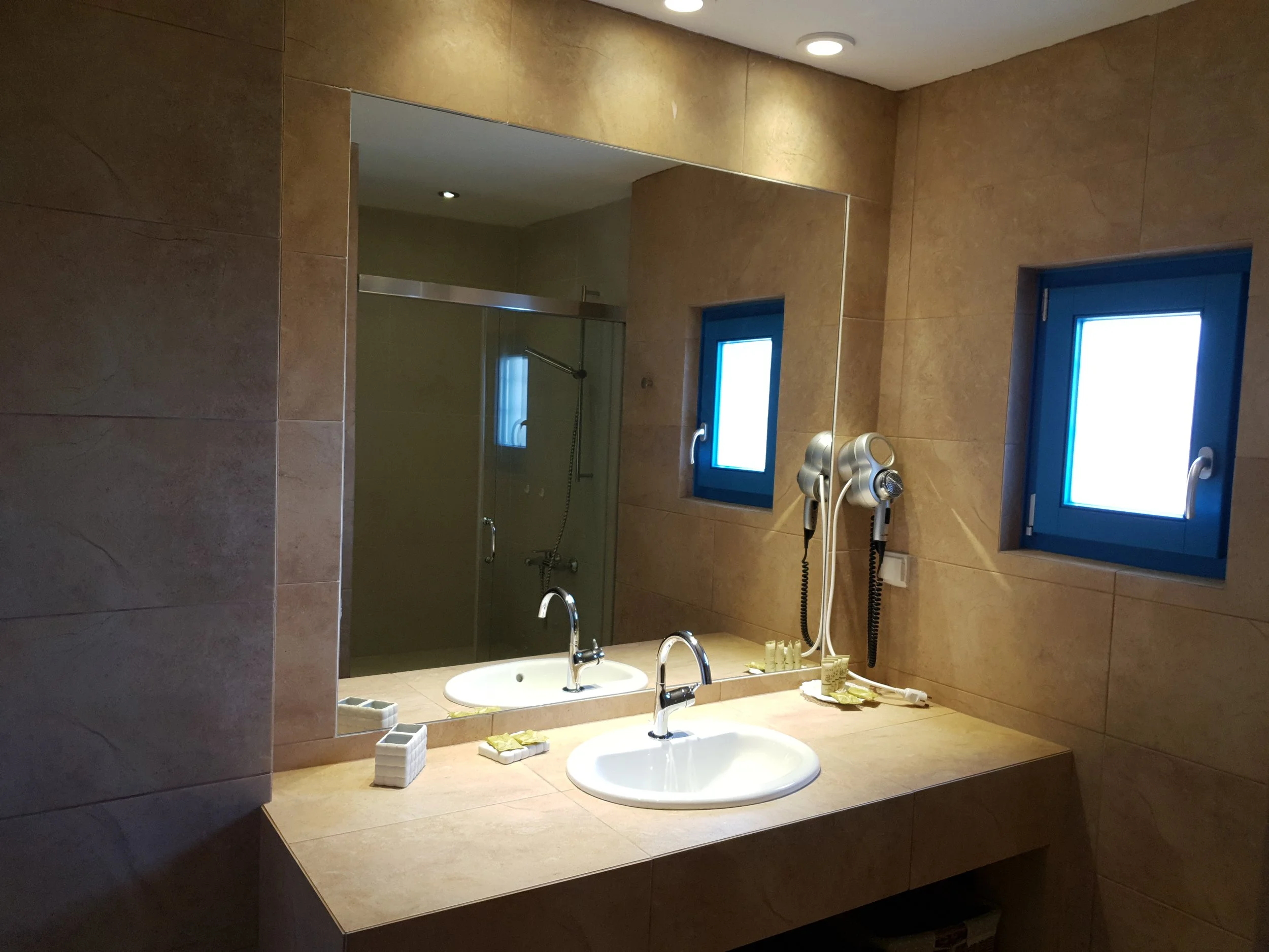 EPINIO APARTMENT BATHROOM