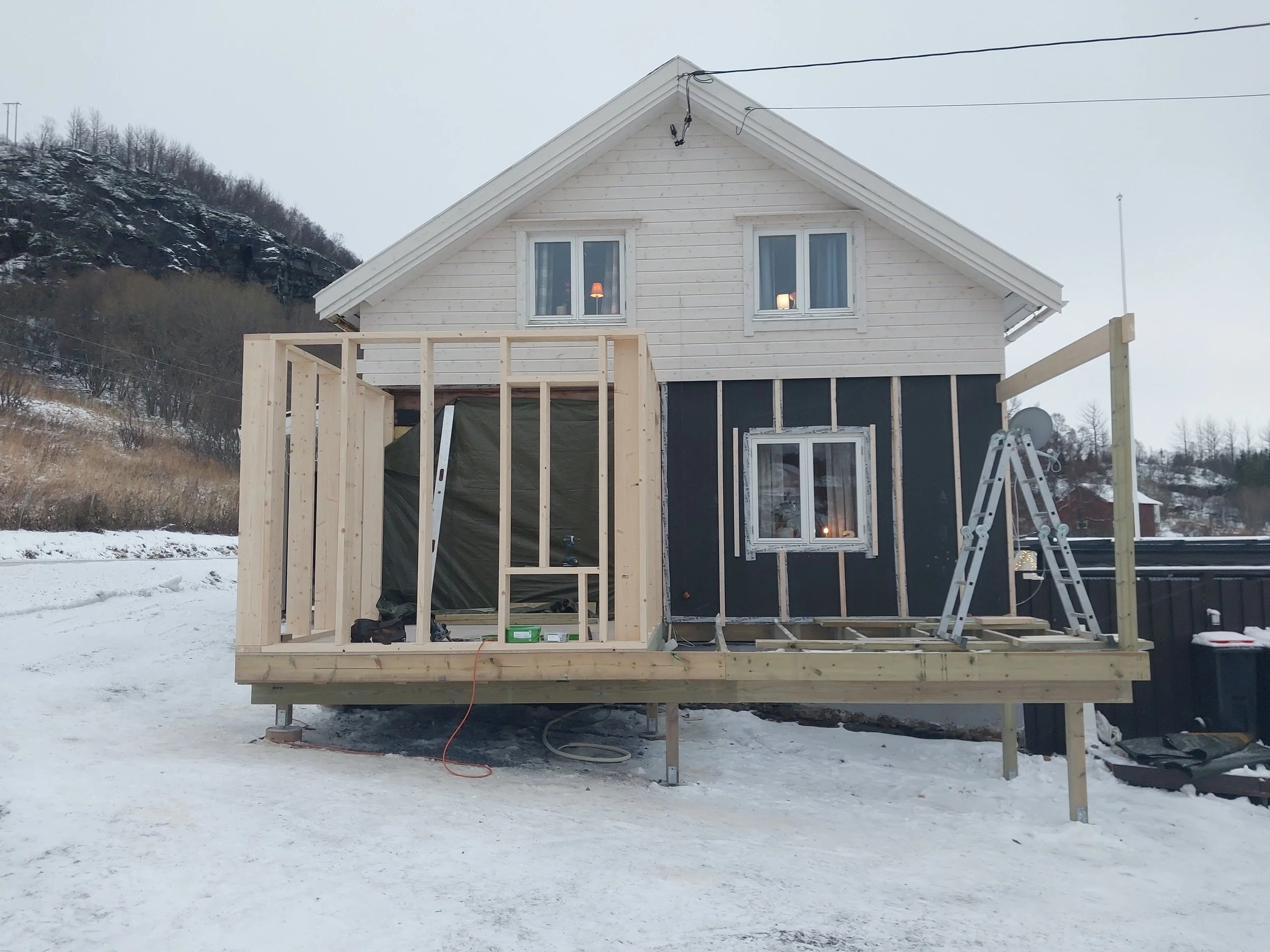 Tilbygg under bygging