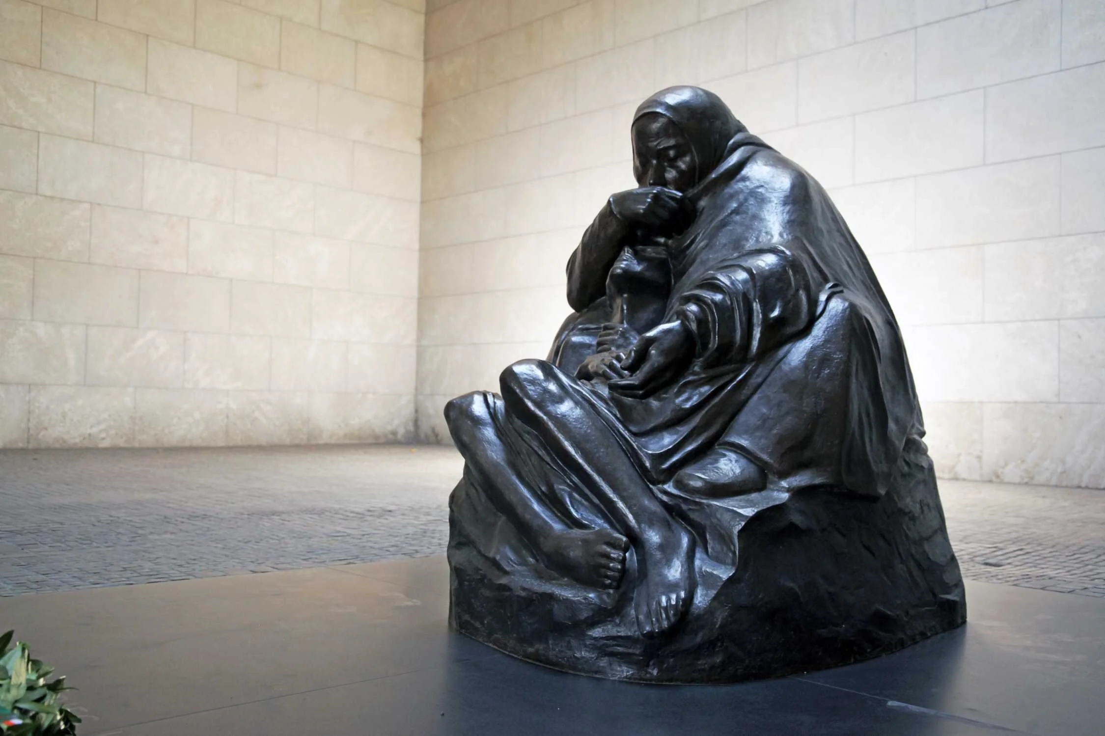 Neue Wache Memorial Warnemuende Cruise Tour Berlin Shore Excursion Rostock